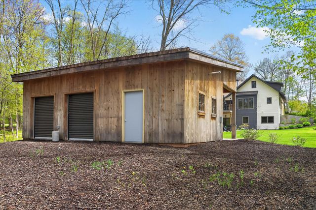 1901 Mccabe Avenue NE, Lowell, MI 49331