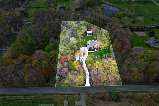 1901 Mccabe Avenue NE, Lowell, MI 49331