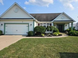 349 Springbrook Circle, Elyria, OH 44035