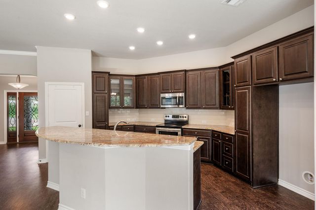 4100 Rockwood DR, Lago Vista, TX 78645