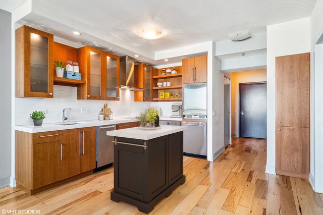 33 W ONTARIO Street 56G, Chicago, IL 60654