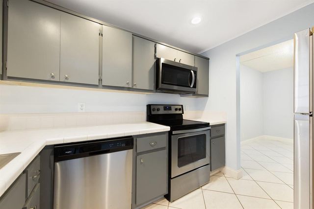 1340 NE 28TH Avenue 232, Pompano Beach, FL 33062