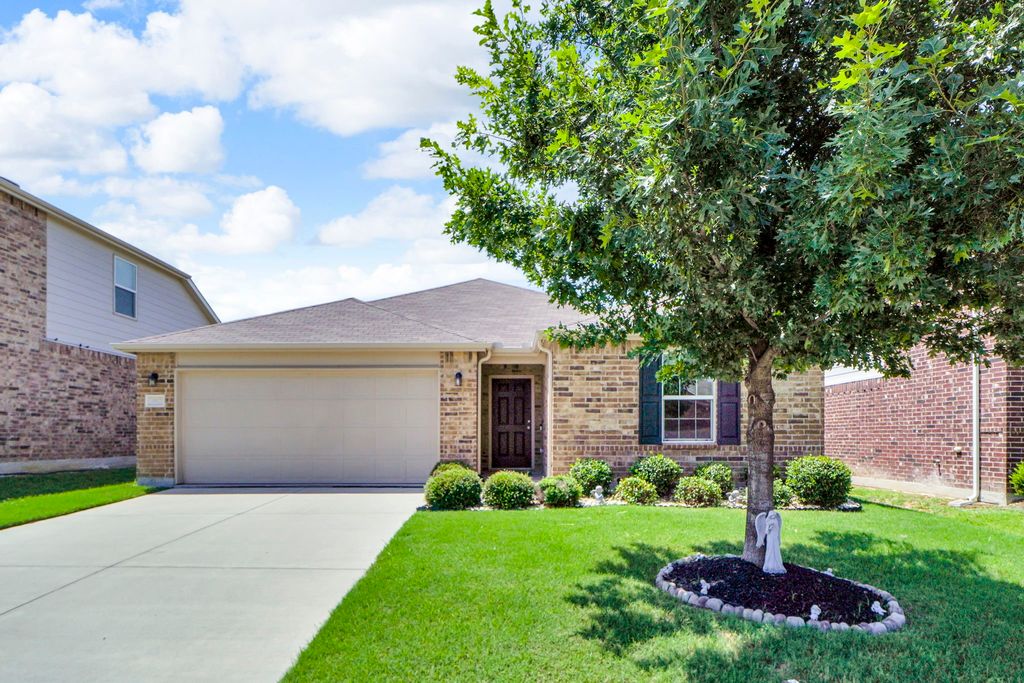 1812 Vernon Drive, Aubrey, TX 76227