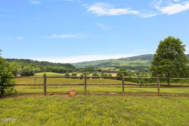 195 Estep Loop, Elizabethton, TN 37643