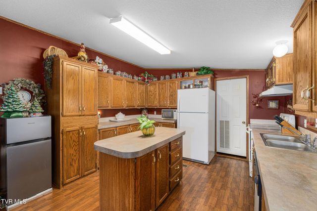 195 Estep Loop, Elizabethton, TN 37643