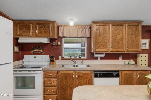 195 Estep Loop, Elizabethton, TN 37643