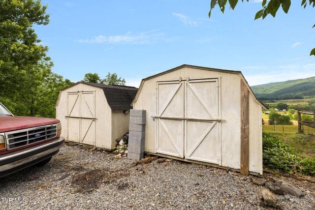 195 Estep Loop, Elizabethton, TN 37643