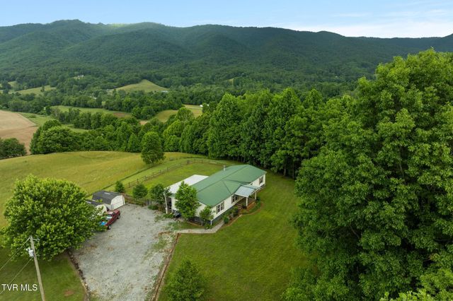 195 Estep Loop, Elizabethton, TN 37643