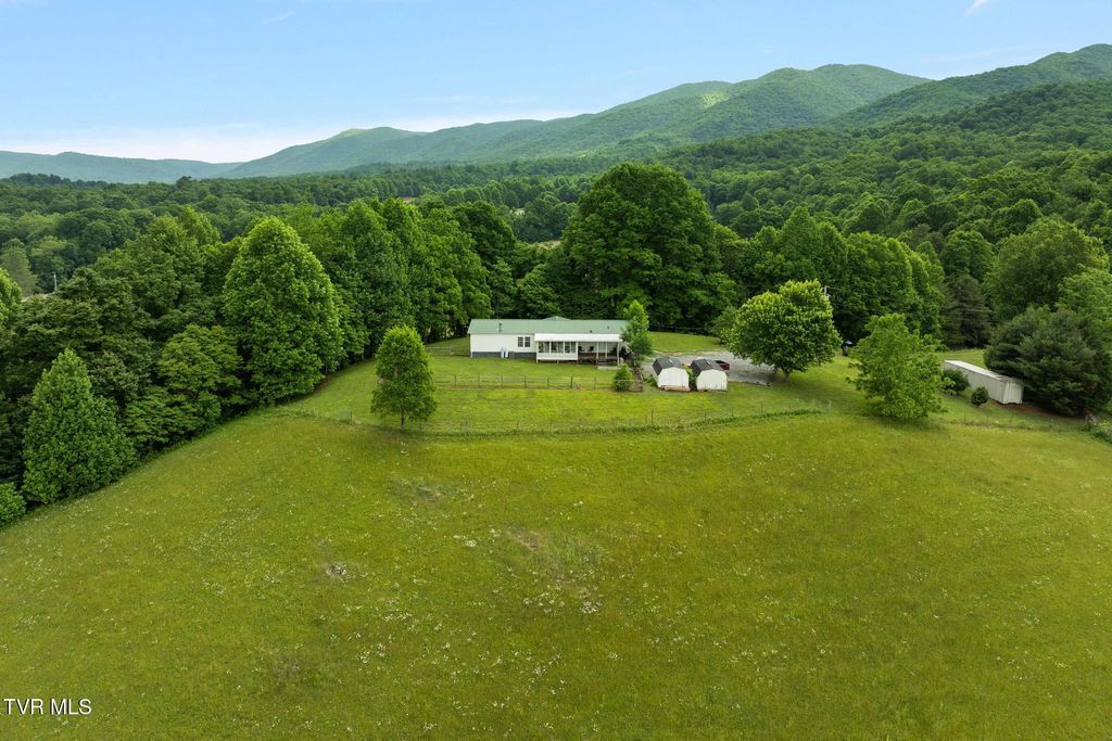 195 Estep Loop, Elizabethton, TN 37643