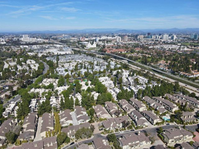 8368 Via Sonoma East, La Jolla, CA 92037