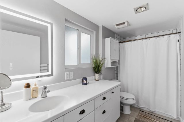 8368 Via Sonoma East, La Jolla, CA 92037