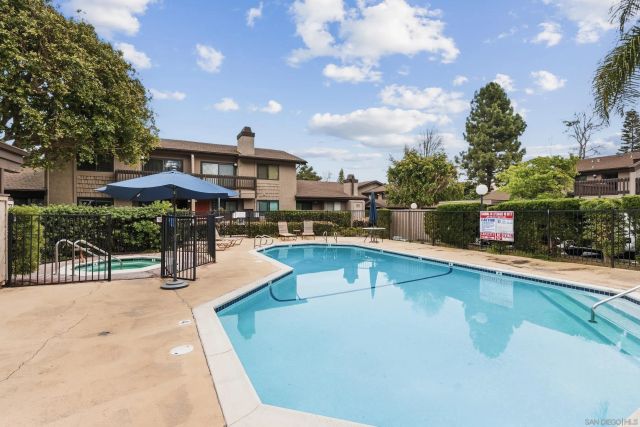 8368 Via Sonoma East, La Jolla, CA 92037