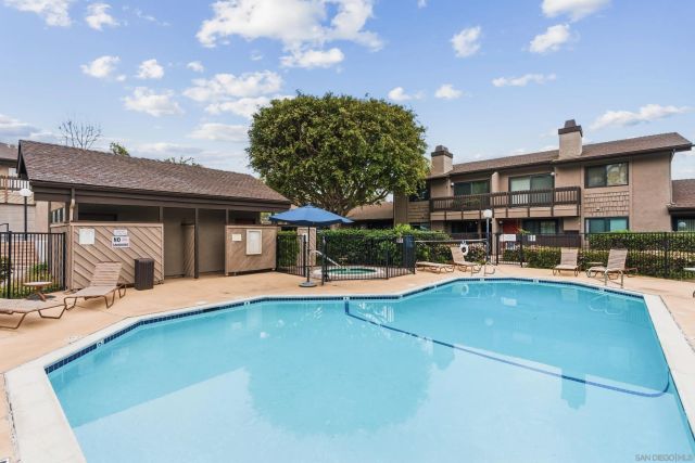 8368 Via Sonoma East, La Jolla, CA 92037