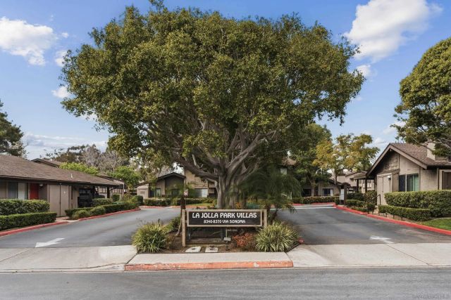 8368 Via Sonoma East, La Jolla, CA 92037