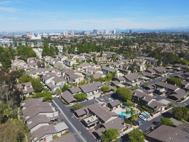 8368 Via Sonoma East, La Jolla, CA 92037