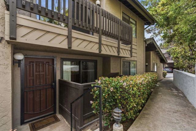 8368 Via Sonoma East, La Jolla, CA 92037