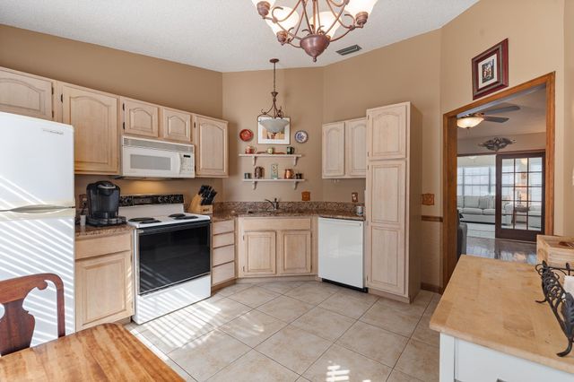 121 Neptune Rd, St Augustine, FL 32086