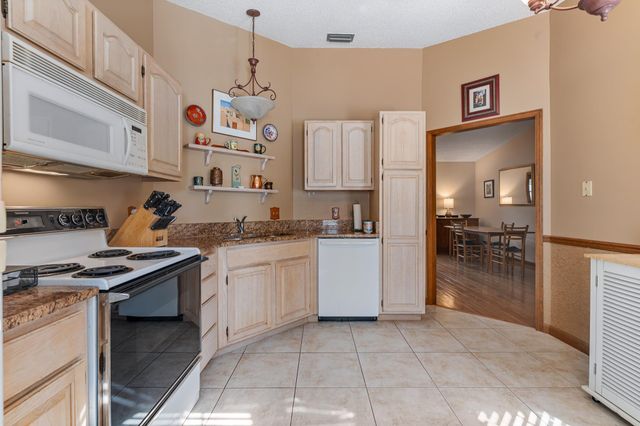 121 Neptune Rd, St Augustine, FL 32086