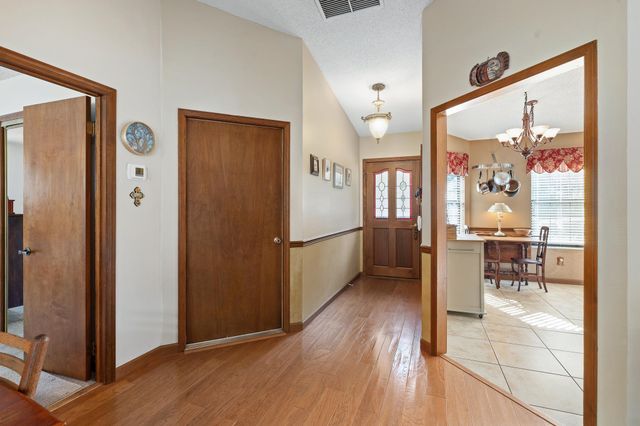 121 Neptune Rd, St Augustine, FL 32086