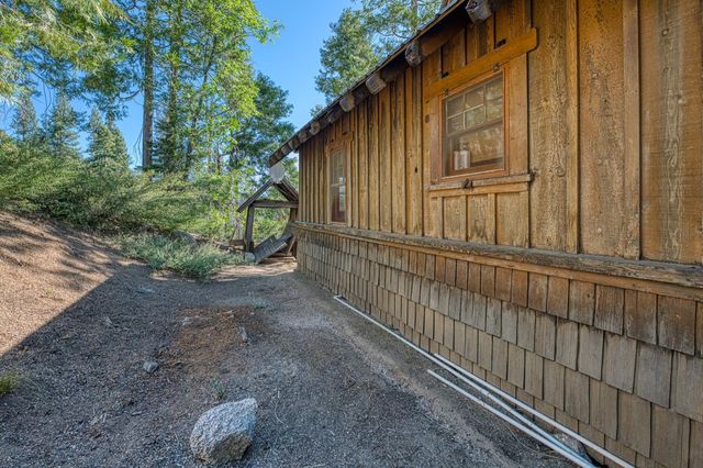 15 Rock Haven, Shaver Lake, CA 93664