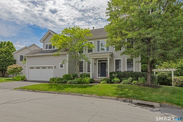 19 Revere Circle 19, Southbury, CT 06488