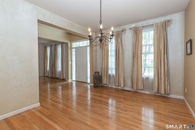 19 Revere Circle 19, Southbury, CT 06488