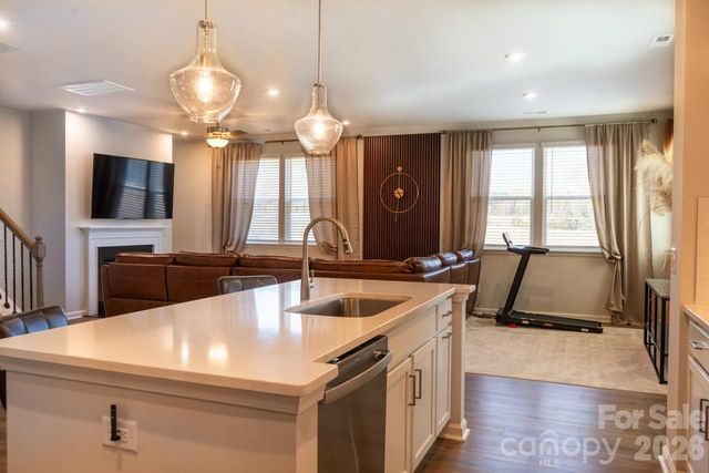 4011 Vista Pine Drive, Charlotte, NC 28215