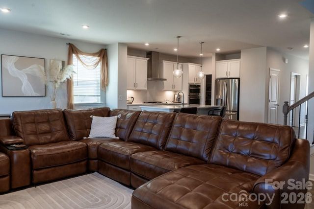 4011 Vista Pine Drive, Charlotte, NC 28215