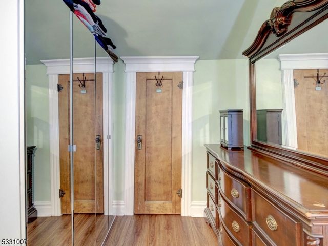 27 Colonial Ter, East Orange City, NJ 07017