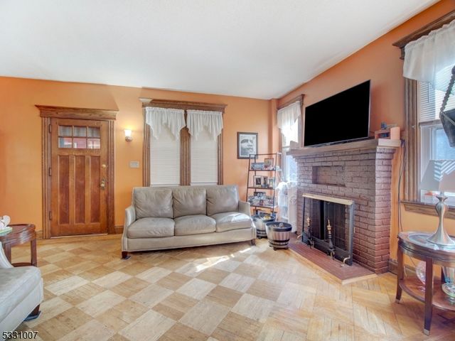 27 Colonial Ter, East Orange City, NJ 07017