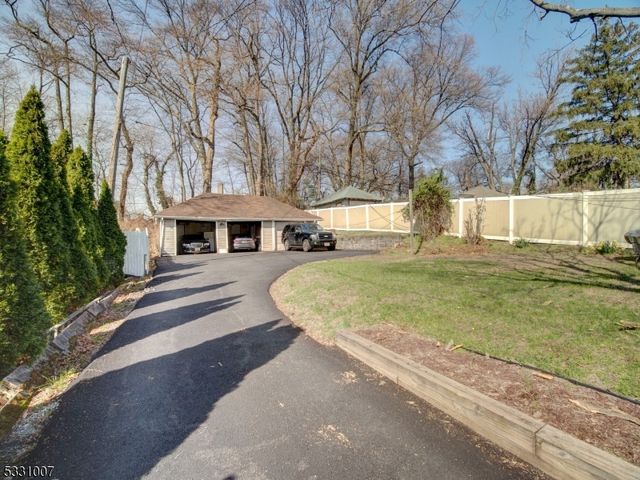 27 Colonial Ter, East Orange City, NJ 07017