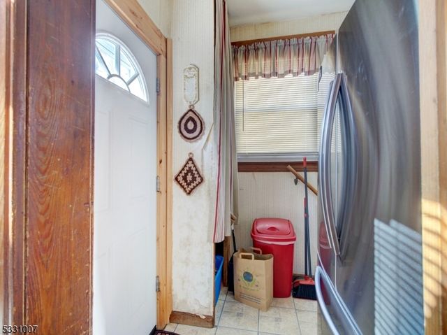27 Colonial Ter, East Orange City, NJ 07017