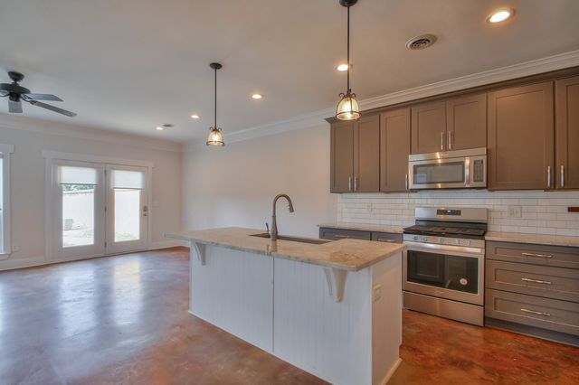 1319 Pillow St, Nashville, TN 37203