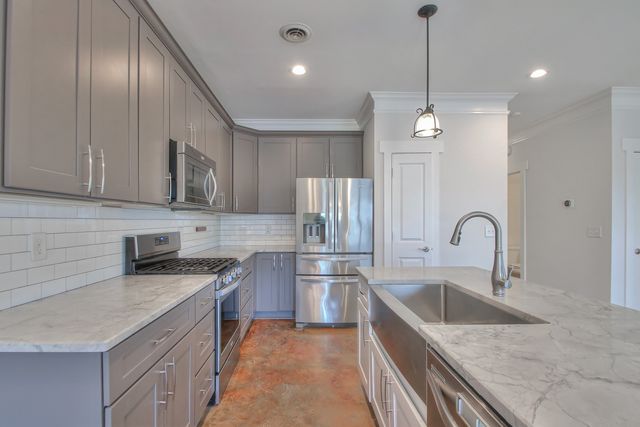 1319 Pillow St, Nashville, TN 37203