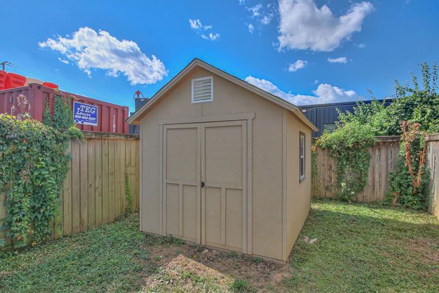 1319 Pillow St, Nashville, TN 37203