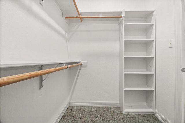 1208 E Henderson Road, Angleton, TX 77515