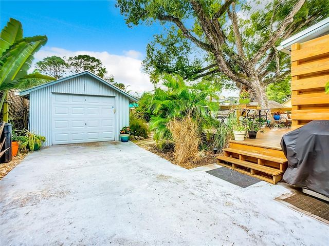 216 MURRAY STREET, New Smyrna Beach, FL 32168