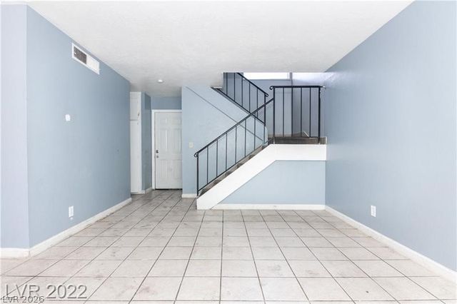 4338 Caliente Street 5, Las Vegas, NV 89119