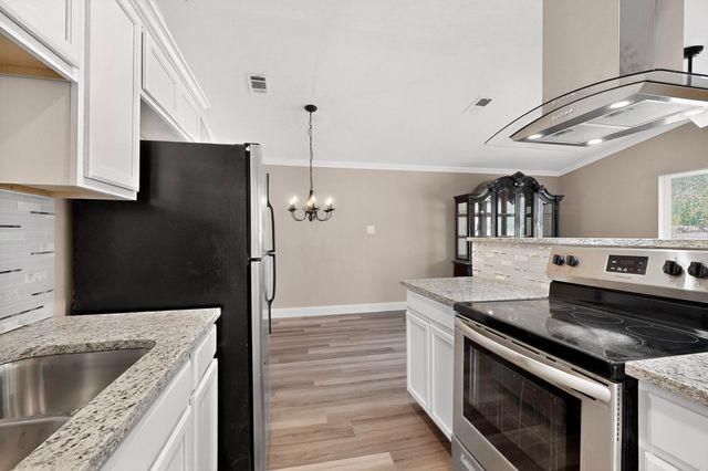 2007 Red Cloud Drive, Dallas, TX 75217