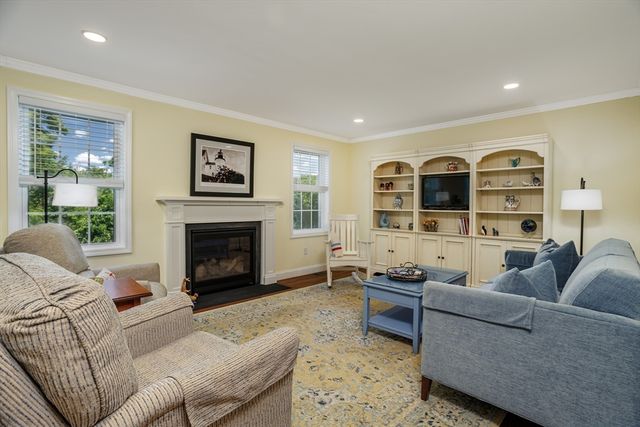 21 Joslin Street, Leominster, MA 01453
