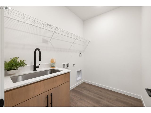 151 E AIREDALE Ave, La Center, WA 98629