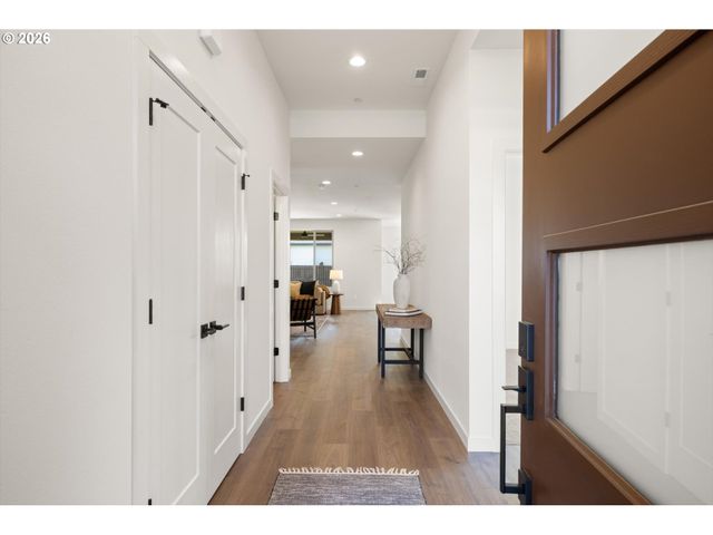 151 E AIREDALE Ave, La Center, WA 98629