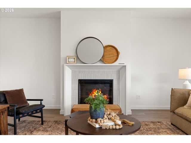 151 E AIREDALE Ave, La Center, WA 98629