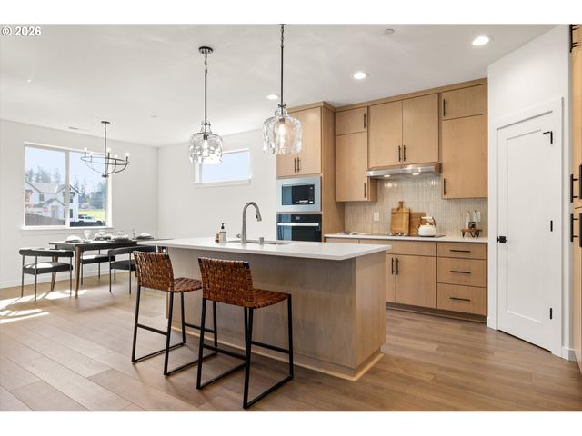 151 E AIREDALE Ave, La Center, WA 98629