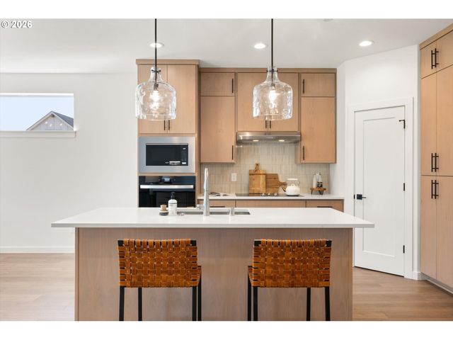 151 E AIREDALE Ave, La Center, WA 98629