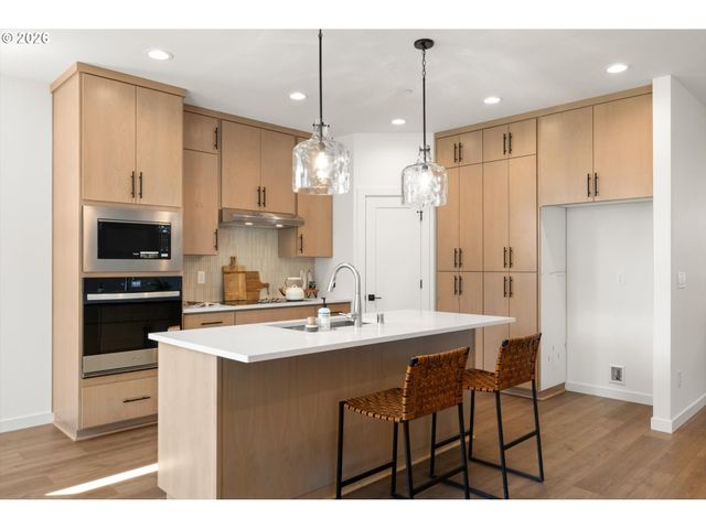 151 E AIREDALE Ave, La Center, WA 98629