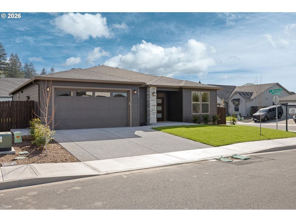 151 E AIREDALE Ave, La Center, WA 98629