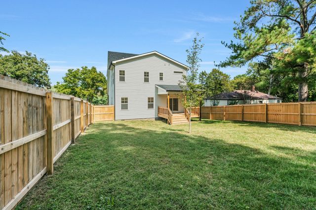 565 McMurray Dr, Nashville, TN 37211