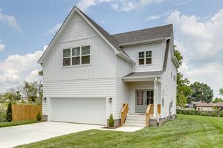 565 McMurray Dr, Nashville, TN 37211