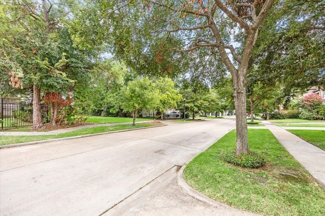 5357 Lampasas St, Houston, TX 77056